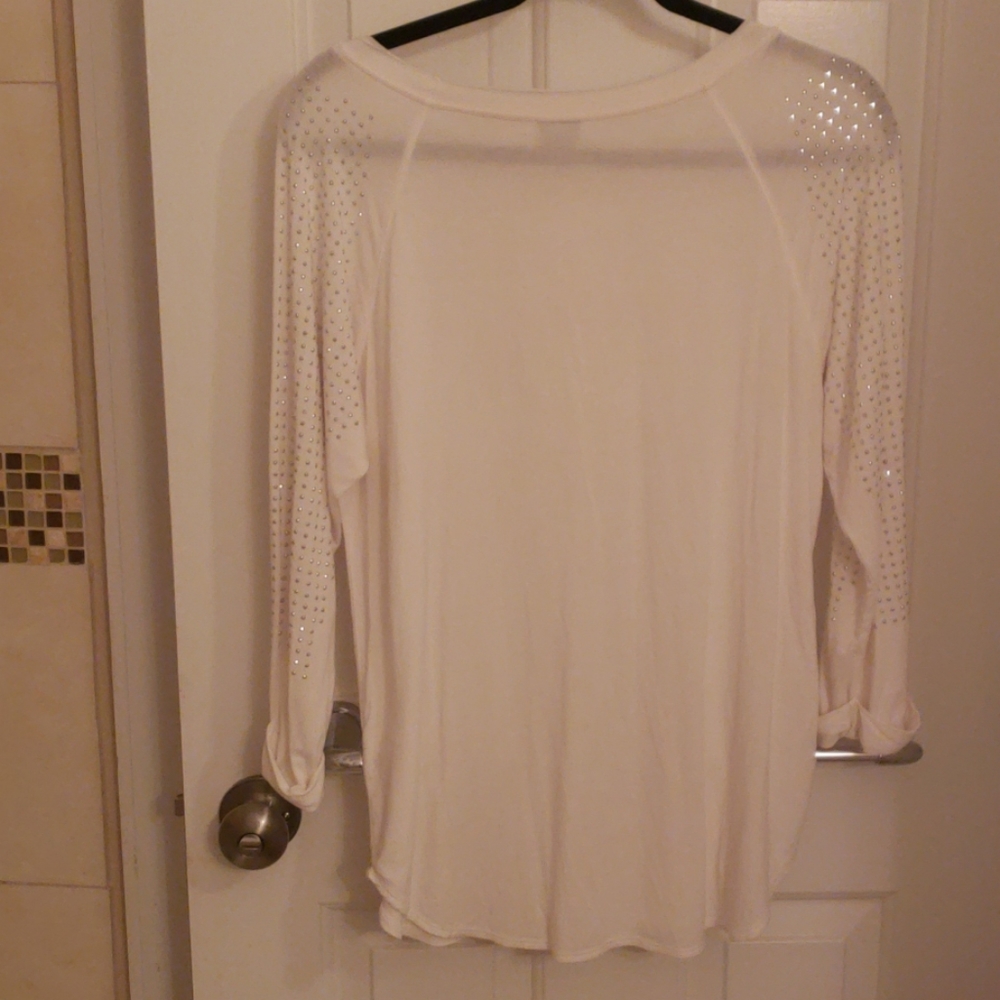 ❤COVER STITCHED top w/ silver studs/rhinestones - Picture 5 of 5